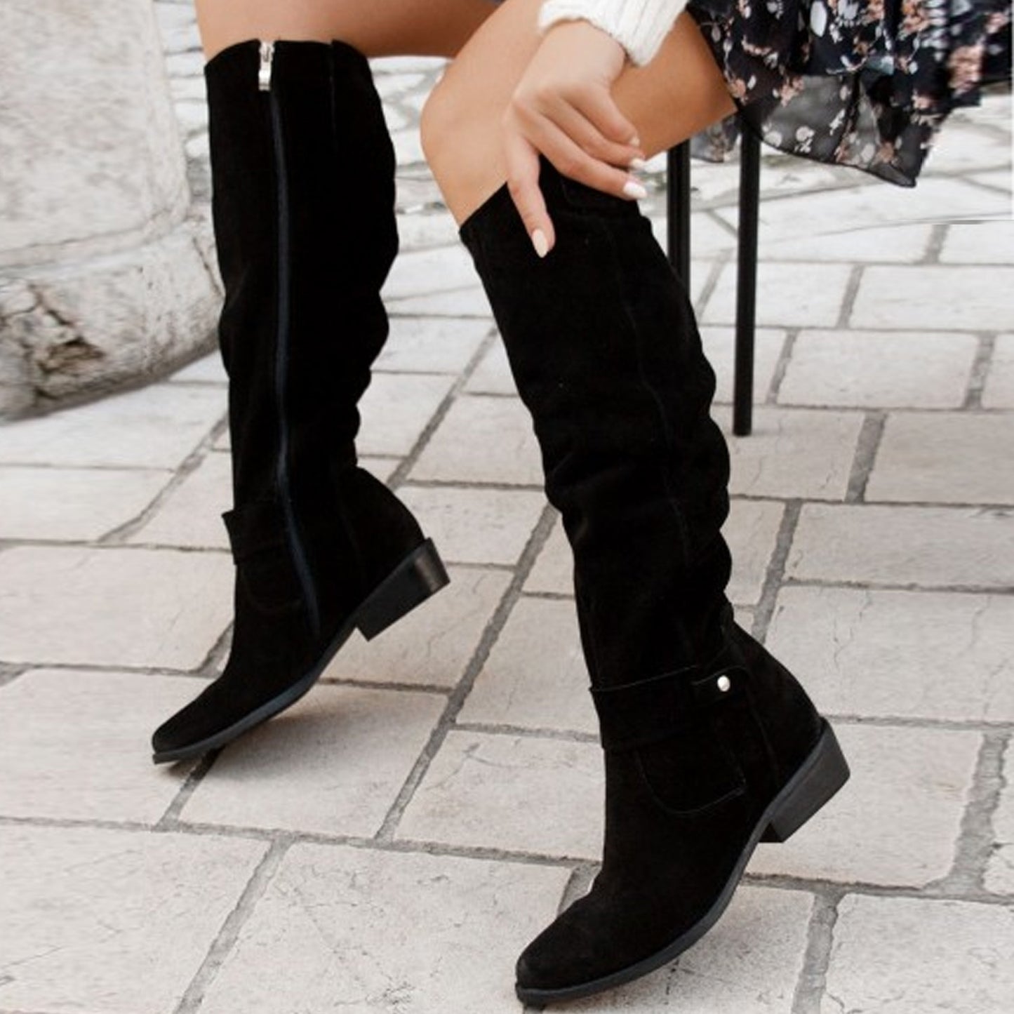 Bottes Élégantes en Suédine à talons bas
